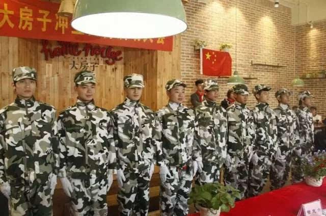 历时15天！“00后”大学生从上海坐公交出发抵达漠河北极村